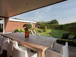 Luxurious Holiday Home in Leende With Wellness