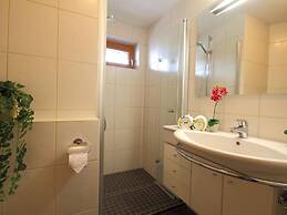 Boutique Apartment With Mountain View