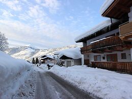 Boutique Apartment With Mountain View
