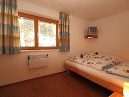 Boutique Apartment With Mountain View