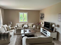 Villa in Plan-de-la-tour With Pool & Vineyard Views