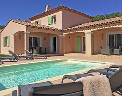 Villa in Plan-de-la-tour With Pool & Vineyard Views