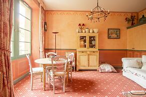 Studio in Montbrun Castle With Pool