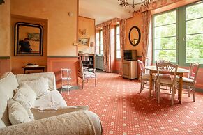 Studio in Montbrun Castle With Pool