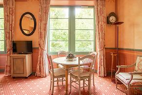 Studio in Montbrun Castle With Pool