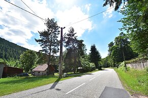 Quiet Chalet With Garden