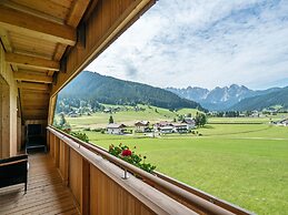 Spacious Apartment in Gosau near Ski Area