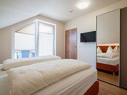 Spacious Apartment in Gosau near Ski Area