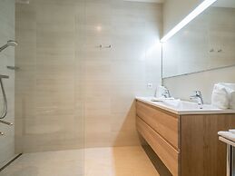 Spacious Apartment in Gosau near Ski Area