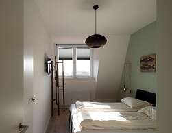 Luxurious Penthouse With 3 Bathrooms, Near the Sea