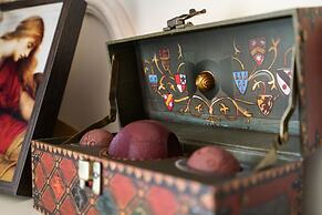 HOLT - Gryffindor Tower