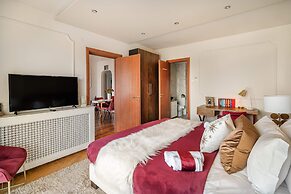 HOLT - Gryffindor Tower