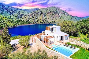 Blue Lake Villa