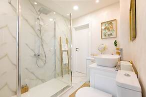 HOLT - Welcome to the Jungle