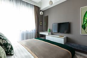 HOLT - Welcome to the Jungle