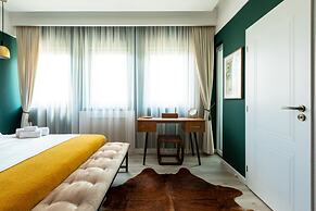 HOLT - Welcome to the Jungle