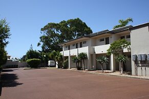 Resort Serviced Apartments - Mandurah