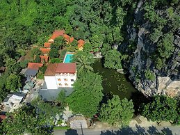 Tam Coc Rocky Bungalow