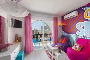 Castle Holiday Apartments