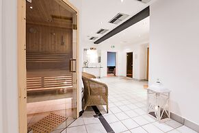 Hotel Rothirsch by Skinetworks