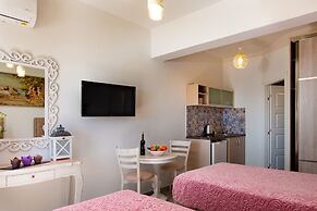 Elimia Suites & Studios