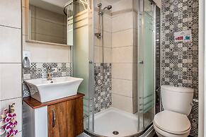 Elimia Suites & Studios