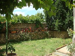 La Tonnelle