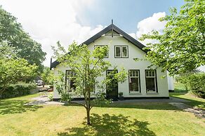 Peaceful Dune Retreat With Garden