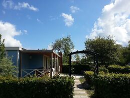 Cozy Chalet with Dishwasher near Wadden Sea