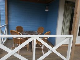 Cozy Chalet with Dishwasher near Wadden Sea