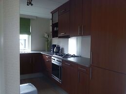 Cozy Chalet with Dishwasher near Wadden Sea