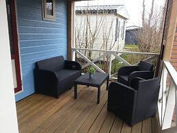 Cozy Chalet with Dishwasher near Wadden Sea