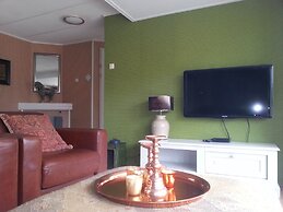 Cozy Chalet with Dishwasher near Wadden Sea