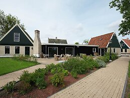 Cozy Chalet with Dishwasher near Wadden Sea