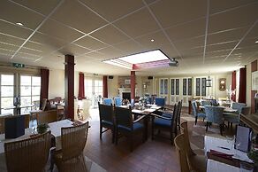 Cozy Chalet with Dishwasher near Wadden Sea