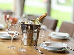 Amazing Chalet With Whirlpool