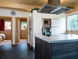 Amazing Chalet With Whirlpool