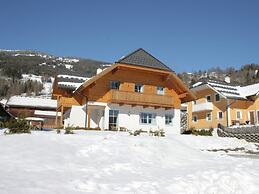 Huge Apartment in Sankt Margarethen im Lungau near Ski Lift