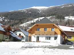 Huge Apartment in Sankt Margarethen im Lungau near Ski Lift