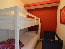 Cosy on Ground Level Home, Wifi, Central Location, Many Children's Equ