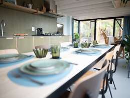 Modern, Trendy Nature Theme Lodge, Near the Sea