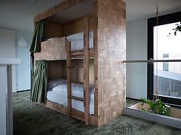 Modern, Trendy Nature Theme Lodge, Near the Sea