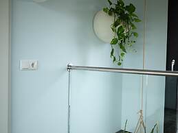 Modern, Trendy Nature Theme Lodge, Near the Sea