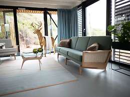 Modern, Trendy Nature Theme Lodge, Near the Sea