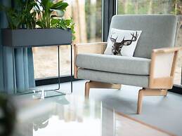 Modern, Trendy Nature Theme Lodge, Near the Sea