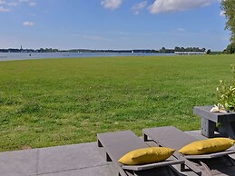 Modern and Tasteful House ith Private