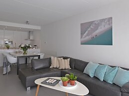 Modern and Tasteful House ith Private