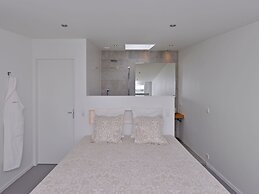 Modern and Tasteful House ith Private