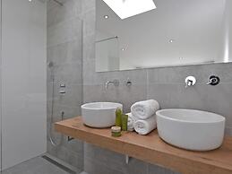 Modern and Tasteful House ith Private