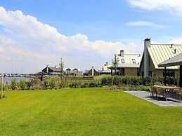 Wellness Lodge With Sunshower